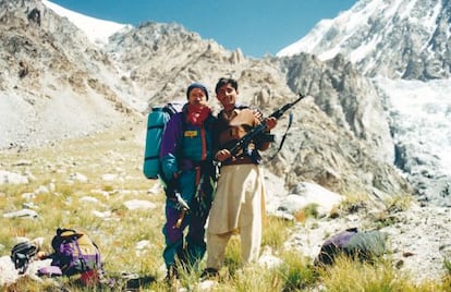 Krysztof Wielicki, a la izquierda, tras hollar el Nanga Parbat, el último de los 14 ochomiles que le faltaba en 1996.
