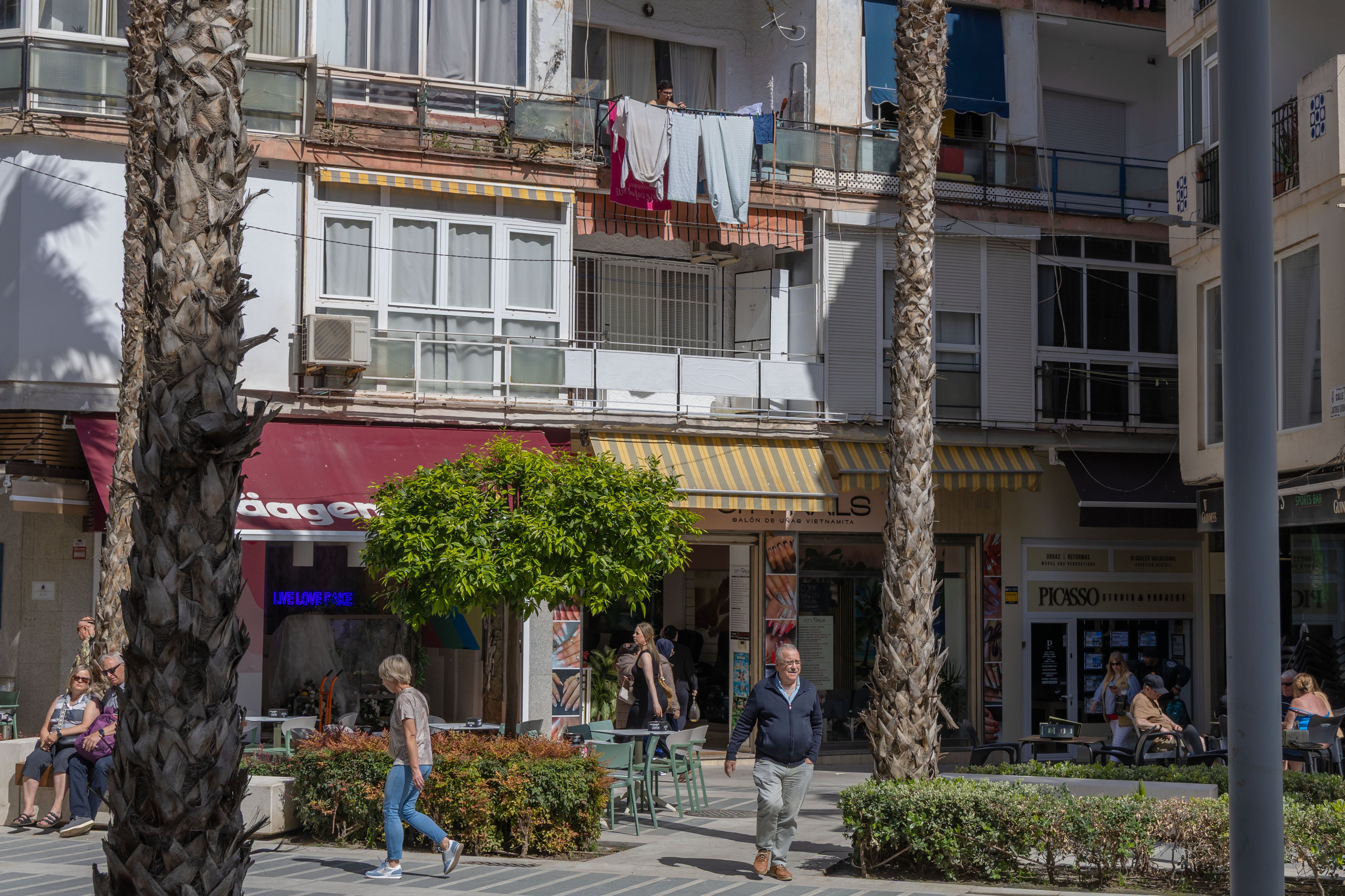 Ropa tendida en el balcón de una vivienda en Torremolinos. 