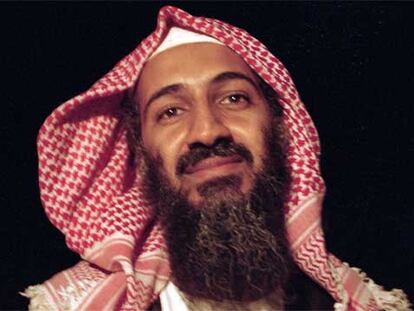 Osama Bin Laden, en Afganistán, en 1996. La fotografía fue tomada por Robert Fisk.