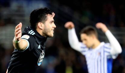 Maxi G&oacute;mez celebra el segundo gol del Celta en Anoeta.