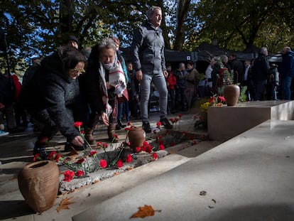 Inauguración, el pasado 19 de noviembre, del Centro Memorial de los centros de detención de Pamplona, con autoridades de la comunidad, familiares de presos y asociaciones de memoria.