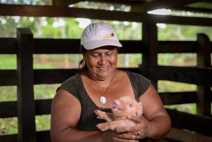Francisca Ramírez en una de sus fincas en la comunidad de La Fonseca, Nicaragua.