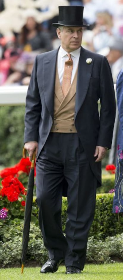 El príncipe Andrés de Inglaterra en las carreras de Ascot.