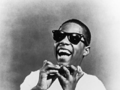 Un jovencísimo Stevie Wonder.