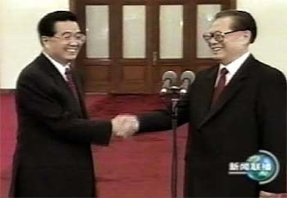 El ex presidente chino, durante su brillante y emocionado discurso de despedida ante el Comité Central del PCCh.