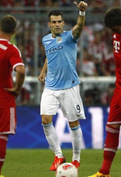 Negredo, en un partido con el Manchester City.