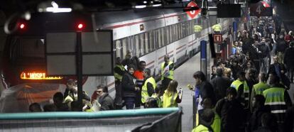 Aspecto de la estación del Clot de Barcelona tras producirse la colisión.