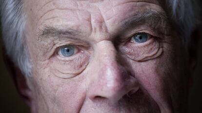 John Berger fotografiado en Barcelona durante la inauguraci&oacute;n de la instalaci&oacute;n de Isabel Coixet &ldquo;De A para X&rdquo;.
 
 