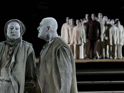 Un momento de la representación de <i>Edipo Rey,</i> dirigido por Jorge Lavelli, en el Teatro Romano de Mérida.