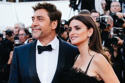 Penélope Cruz y Javier Bardem

Este julio se cumplirá una década del enlace entre las dos mayores estrellas de nuestro cine y lo cierto es que poco más sobre ellos hemos sabido a lo largo de estos años. Cruz y Bardem han blindado hasta tal punto cualquier información íntima que, según publicó este periódico, ni sus hijos Leo y Luna sabían en 2018 a qué se dedicaban sus progenitores. Una de sus leyes no escritas es la de no simultanear eventos y rodajes.