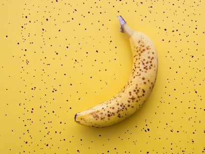 Tres cosas que puedes hacer con un plátano pocho mejores que tirarlo a la basura (y que son deliciosas)