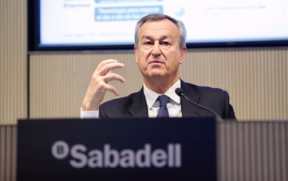 César González-Bueno, consejero delegado de Banco Sabadell, durante una rueda de prensa.