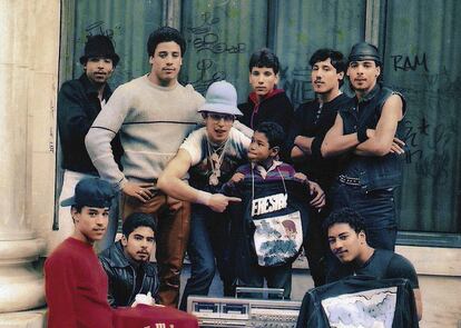 TML Breakers, colectivo pionero de B-Boys, posando en 1983.