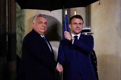 Viktor Orbán y Emmanuel Macron, este jueves en el Elíseo.