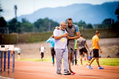 Glen Mills e Usain Bolt, treinador e atleta, formam uma equipe desde 2004. Na imagem, os dois num treino.