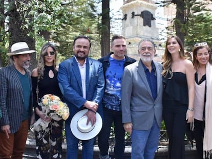 Francis Ford Coppola junto a actores en el evento.