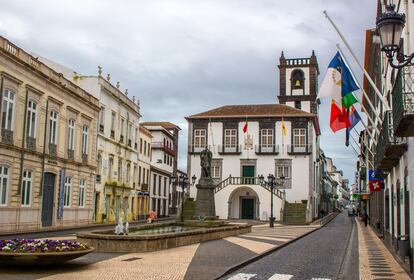 Vista del ayuntamiento de Ponta Delgada, en la isla de Sao Miguel, en la regin autnoma de las Azores.