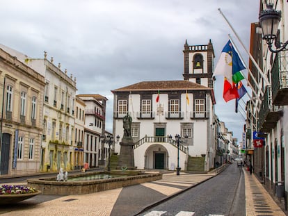 Vista del ayuntamiento de Ponta Delgada, en la isla de Sao Miguel, en la región autónoma de las Azores.