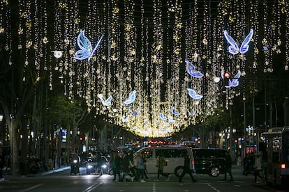 Paseo de Gracia, en el primer día de luces navideñas del 2019