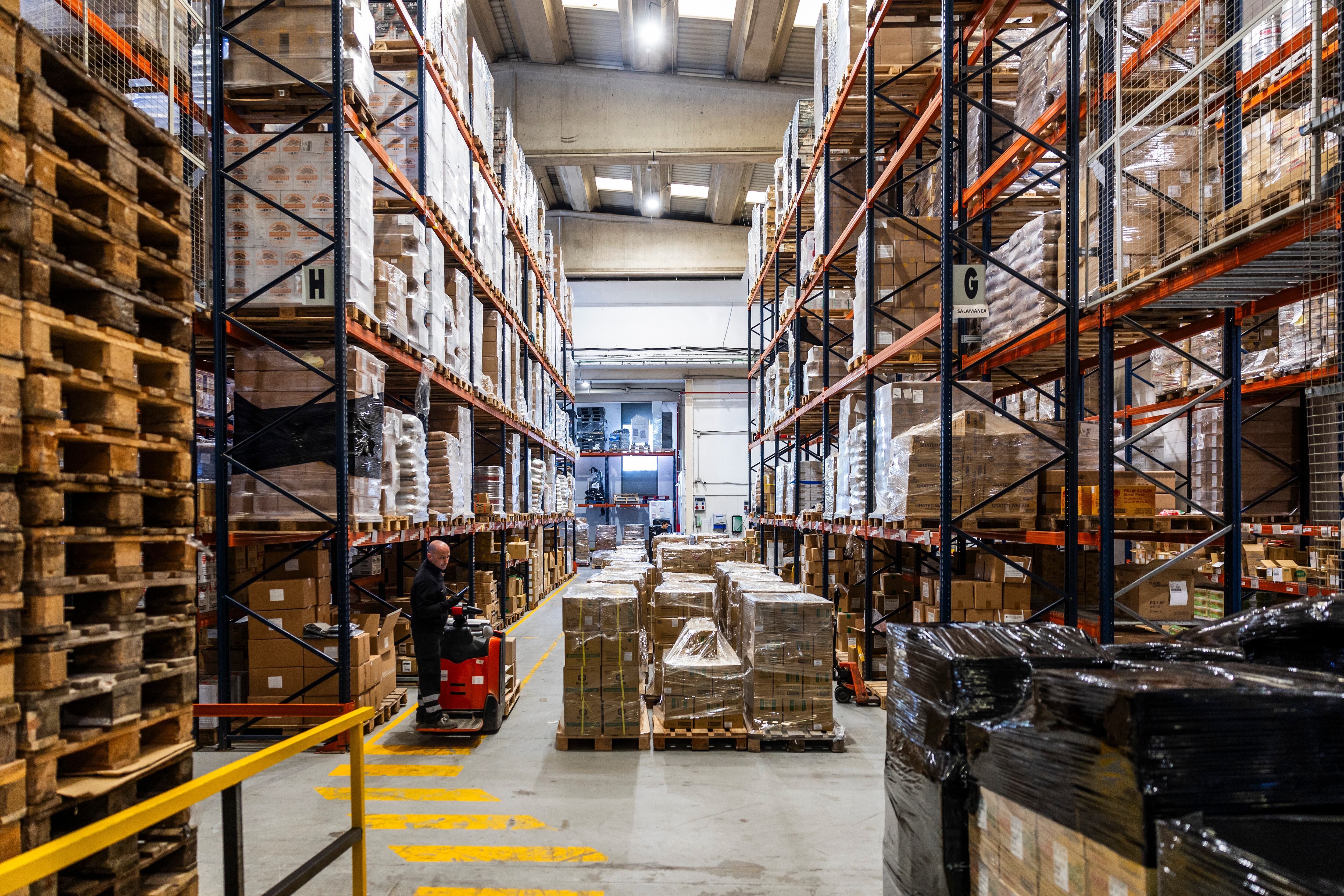 Nave de una empresa de importación y distribución de productos alimenticios, en Madrid.