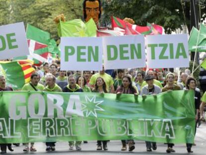 Cabecera de la manifestación organizada este domingo en Bilbao por Independentistak.
