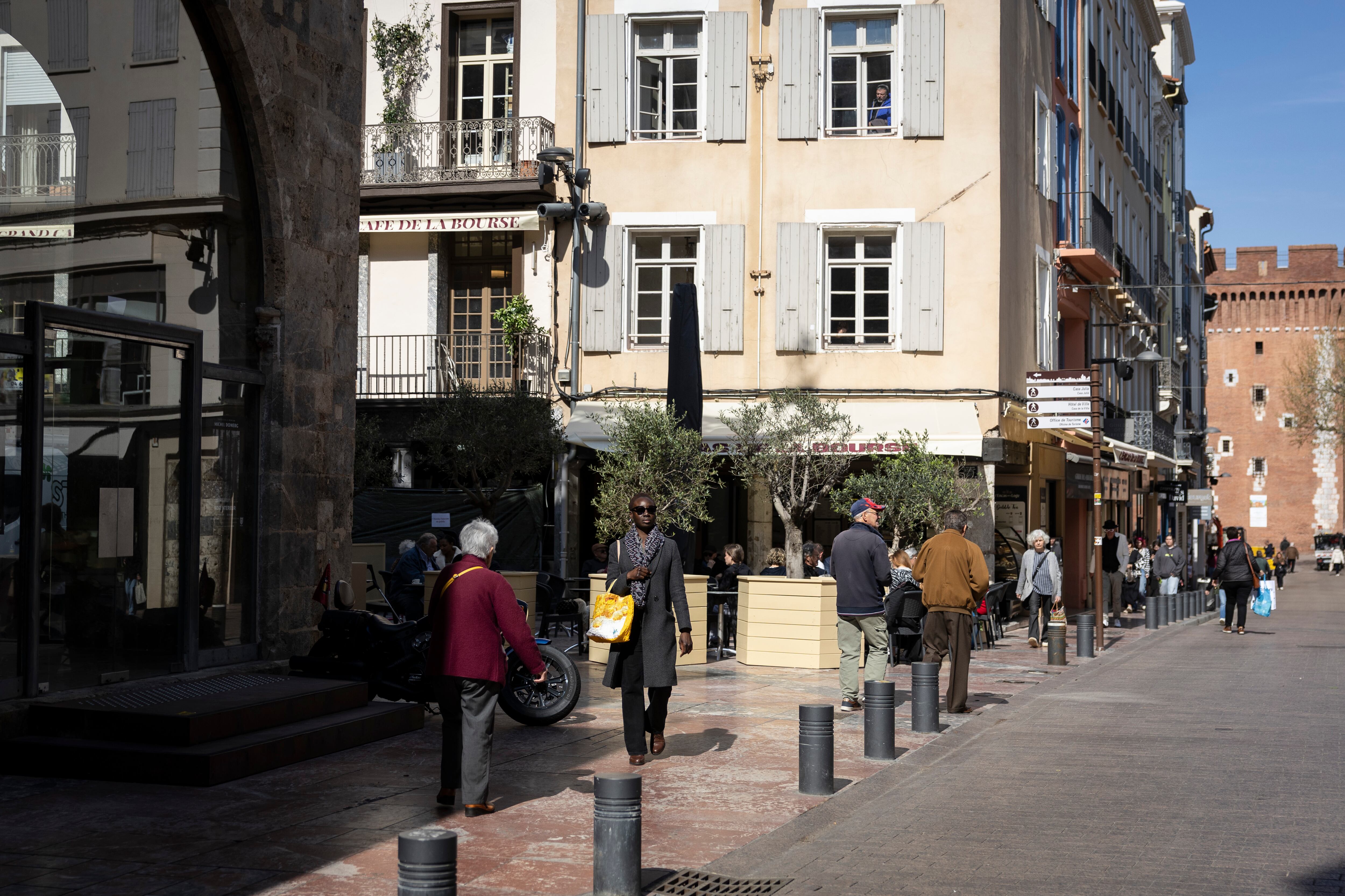 Ambiente en una calle del centro de Perpiñan.
