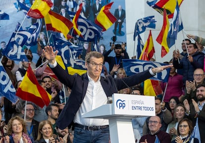El líder del PP, Alberto Núñez Feijóo, durante un acto de precampaña electoral en Valencia, el pasado domingo.