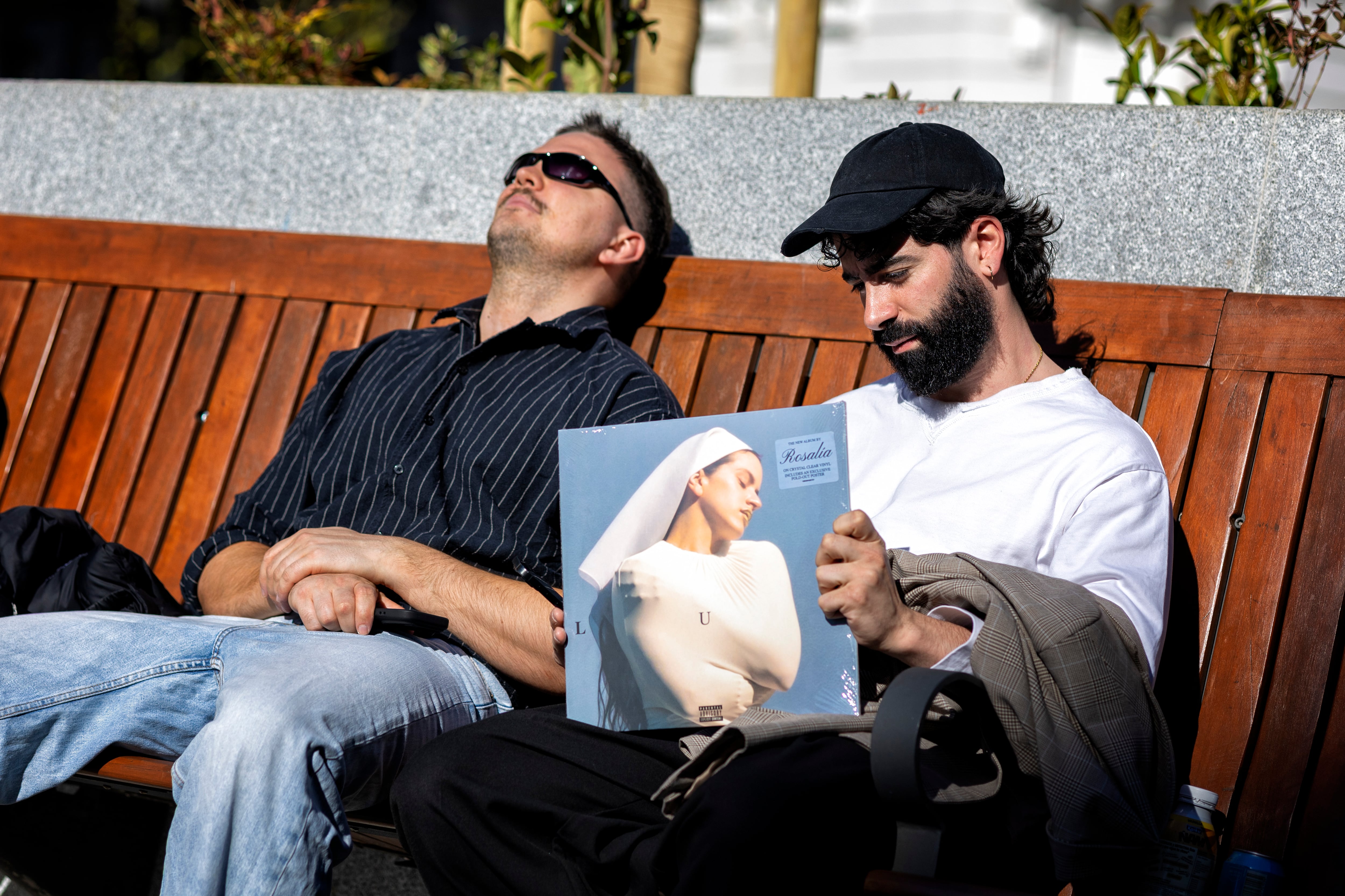Ambiente que se respita junto al pabellón Movistar Arena de Madrid.