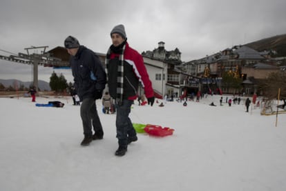 El viento obliga a cerrar las pistas de esquí de Sierra Nevada