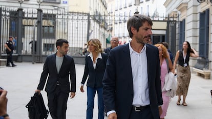 La vicepresidenta segunda y ministra de Trabajo y Economía Social, Yolanda Díaz; el ministro de Consumo y Agenda 2030, Pablo Bustinduy, y el ministro de Cultura, Ernest Urtasun, a su llegada al Congreso de los Diputados, la semana pasada.