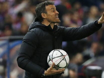 Luis Enrique, durante el partido en el Calderón.
