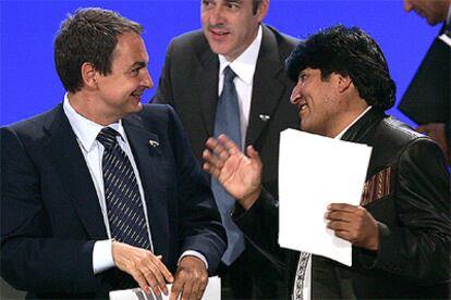 José Luis Rodríguez Zapatero y Evo Morales, durante la cumbre de Viena.