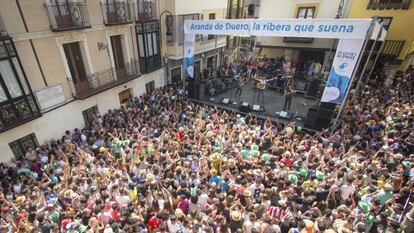 La Plaza del Trigo, en Aranda de Duero, durante una actuaci&oacute;n del festival Sonorama 2014