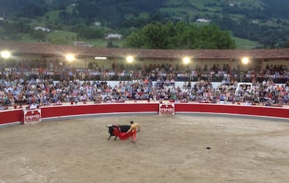 Paulita en el quinto toro