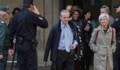 El fiscal del caso Marta, Luis Martín, y la fiscal jefe de Sevilla, María José Segarra, esta mañana a la entrada de los juzgados.
