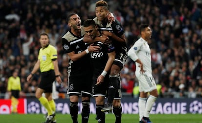 Ziyech, Tadic e David Neres marcaram para o Ajax na goleada sobre o Real.