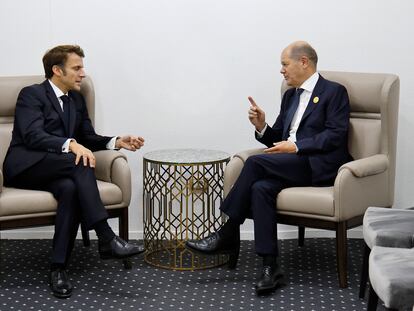 El presidente de Francia, Emmanuel Macron, y el canciller de Alemania, Olaf Scholz, en la cumbre COP27 en Egipto el pasado 7 de noviembre.