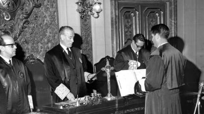 Toma de posesión del presidente del Tribunal de Orden Público, José Francisco Mateu Canovés, en 1968.