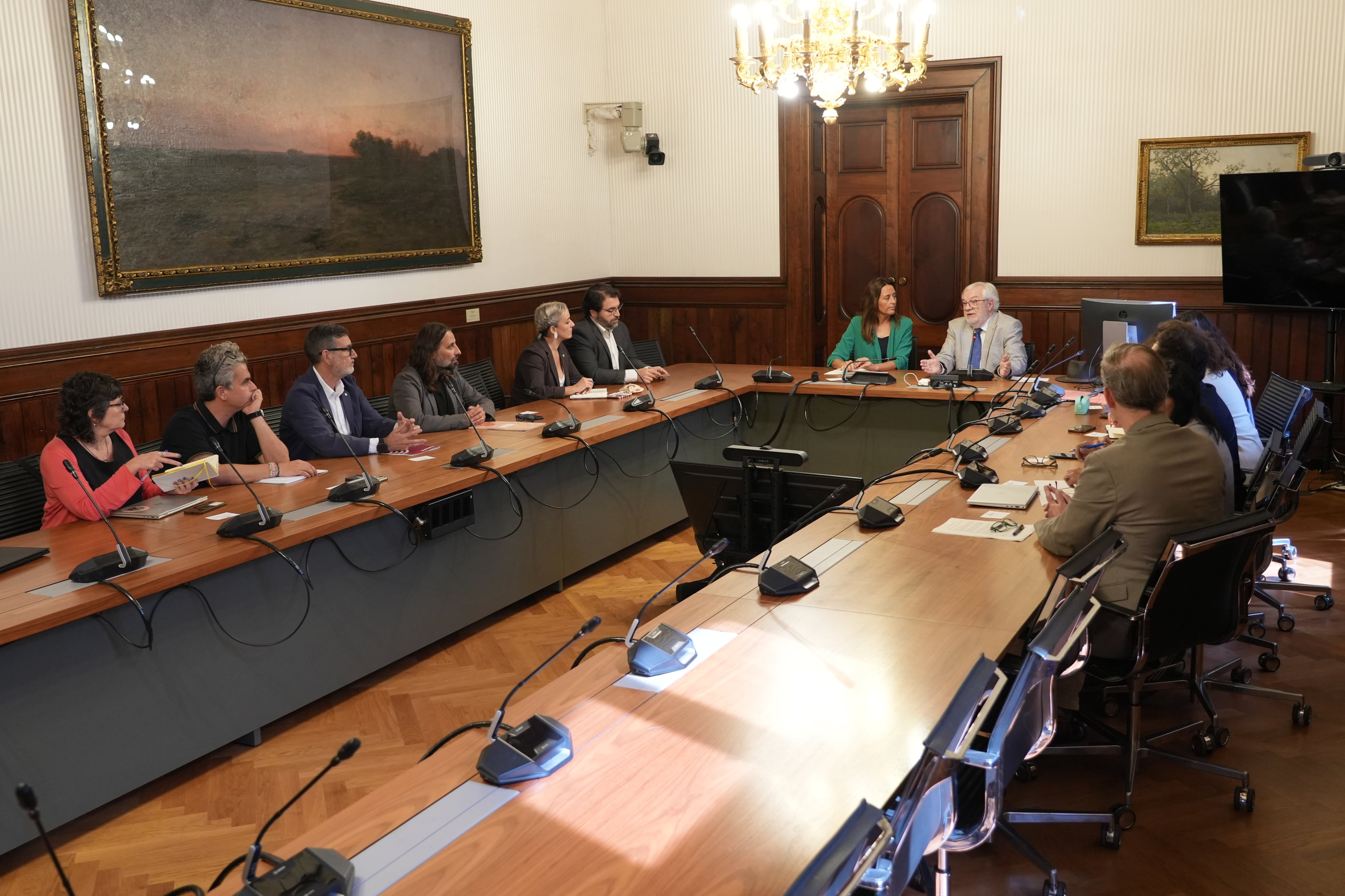 Los maestros rechazan la nueva propuesta de Niubó: un día de fiesta por las colonias escolares