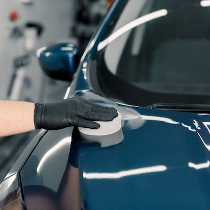 Artículo de EL PAÍS Escaparate que describe las ventajas de usar cera de carnauba en la carrocería del coche
