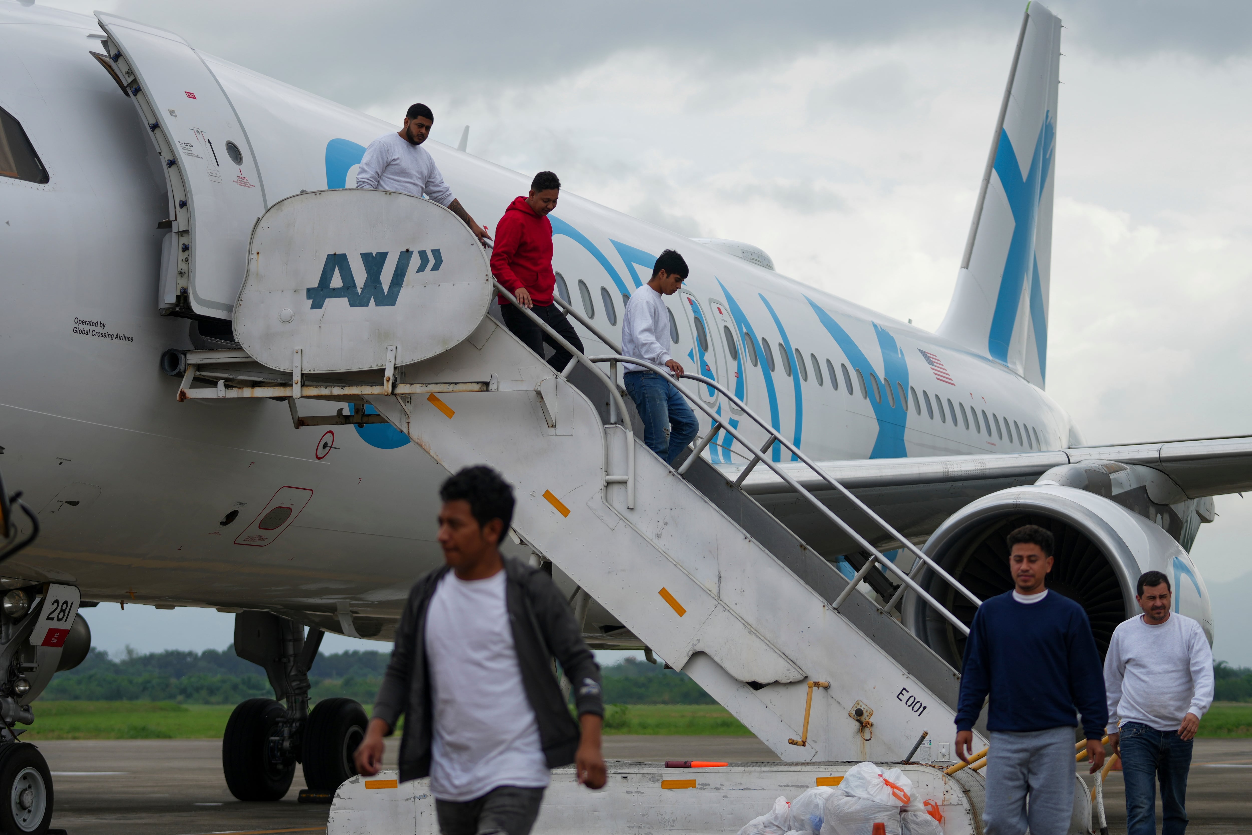 La corta vida del ‘reality’ en el que 12 migrantes compiten por la ciudadanía estadounidense
