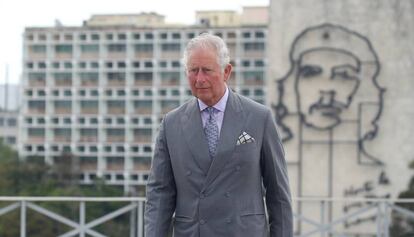 El príncipe Carlos, ante el Memorial a José Martí, el 24 de marzo en La Habana, Cuba.