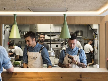 Cocina del restaurante Lav, del chef Javier del Blanco, en el hotel Alfonso V de Le&oacute;n. 