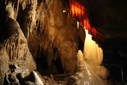 Cuevas de Javorisce, uno de los sistemas cársticos de Chequia más bonitos.