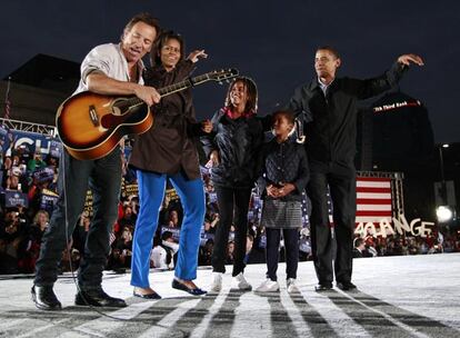 El cantante de New Jersey se ha reunido en el escenario con el candidato demócrata Barack Obama y su familia. Michelle, Malia, de 10 años, y Sasha, de siete, mujer e hijas del aspirante a la Casa Blanca, también han sido protagonistas de una noche con el <i>Boss</i> en Ohio.