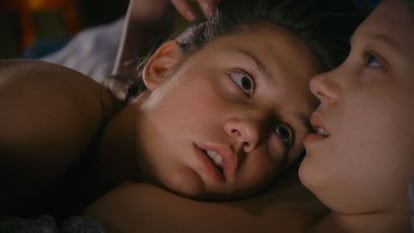 Ad&egrave;le Exarchopoulos (izquierda) y L&eacute;a Seydoux, en un fotograma de &#039;La vida de Ad&egrave;le&#039;. 