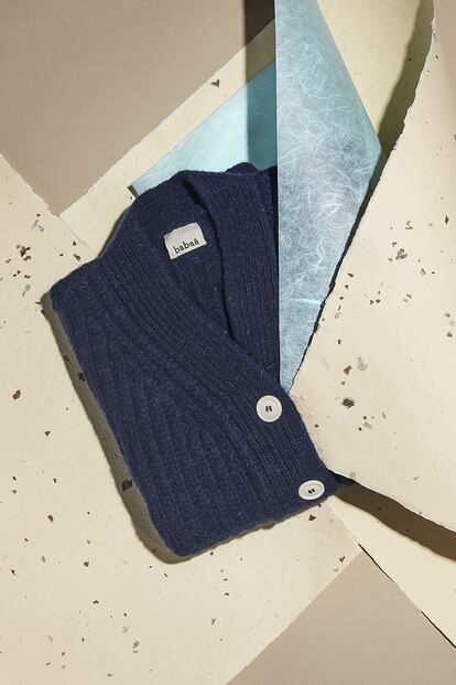 Chaqueta con botones de Babaà (230€).