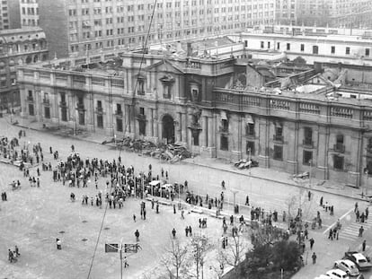 Imágenes de La Moneda, el palacio presidencial chileno, tras el bombardeo del 11 de septiembre de 1973.