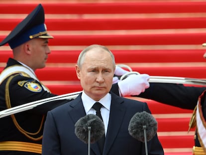 El presidente ruso, Vladímir Putin, se dirige a las fuerzas de seguridad en el Kremlin tras la rebelión de la compañía de mercenarios Wagner.