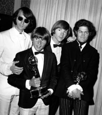 Davy Jones (segundo por la izquierda) con Los Monkees en 1967.